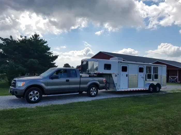 Can a Ford F-150 Pull a Gooseneck Horse Trailer Easily